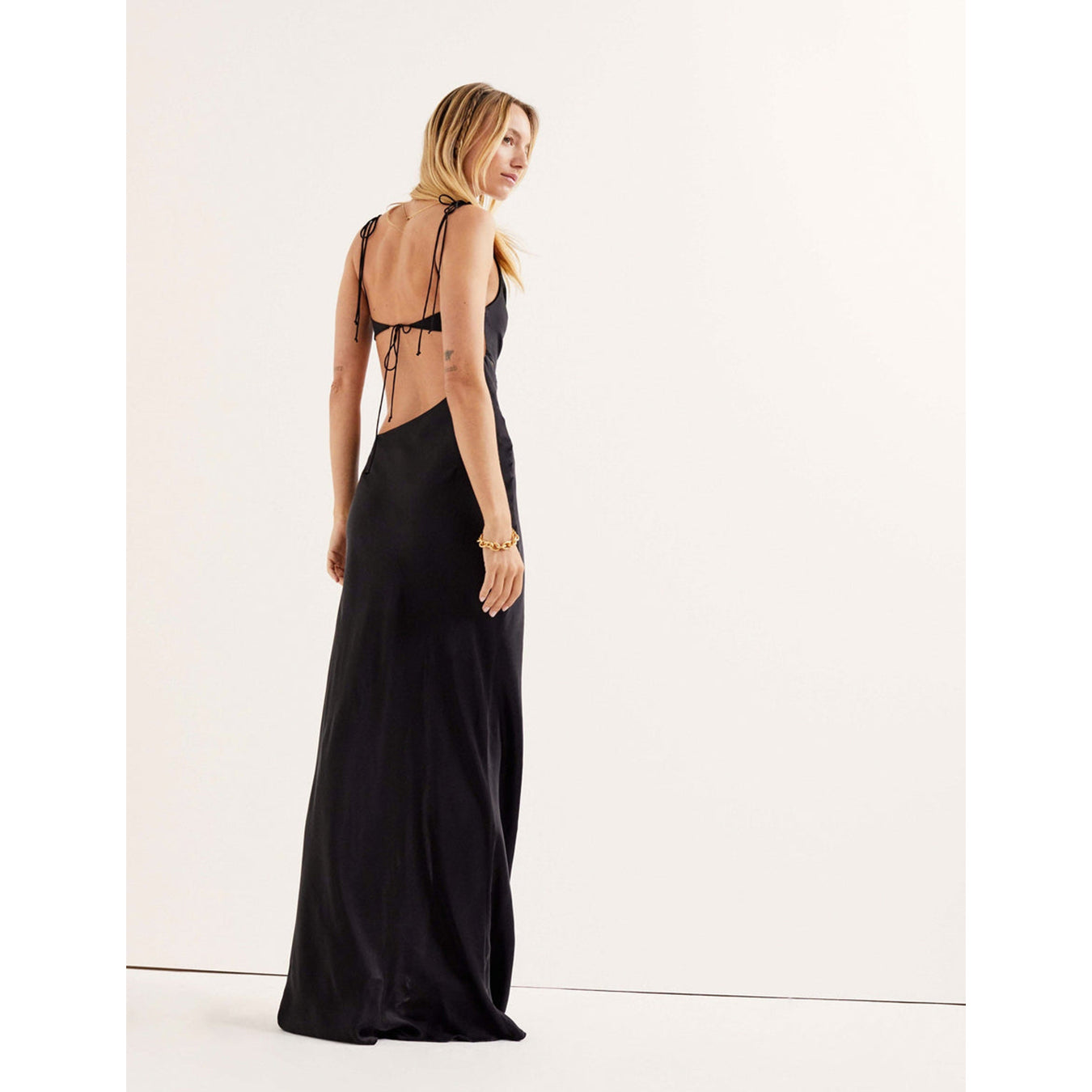 Kyra Cut Out Maxi Dress – Taylor Ashley
